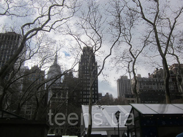 Нью-Йорк,Брайант парк Розділ Жіночі брючні костюми - фото teens.ua - Нью-Йорк,Брайант парк