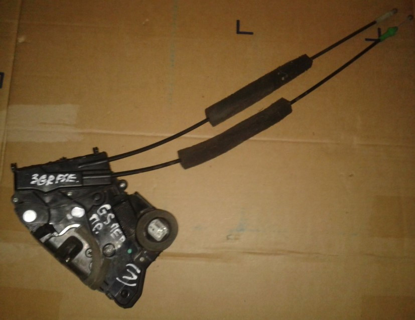 Замок дверей передній правій Lexus GS IS 6903030A40, фото 1