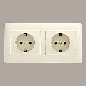 Розетка подвійна з заземленням в рамці LXL Oscar кремова