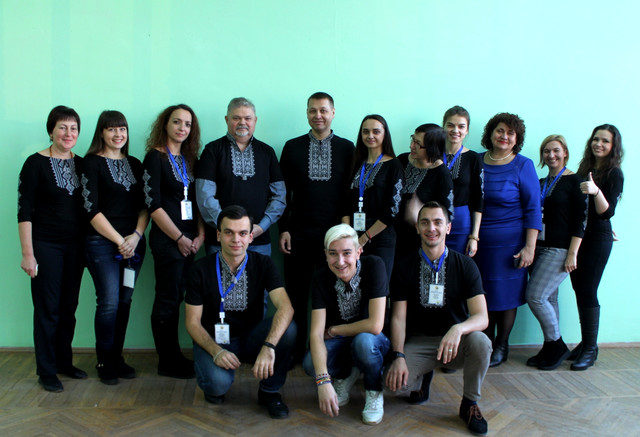 наші клієнти у вишиванках
