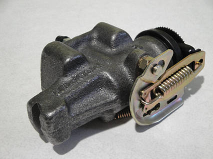 Цилиндр тормозной переднего моста правый MITSUBISHI CANTER