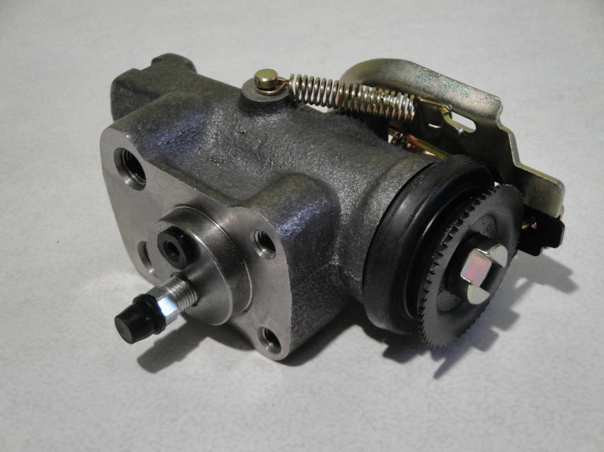 Купить Цилиндр тормозной переднего моста правый MITSUBISHI