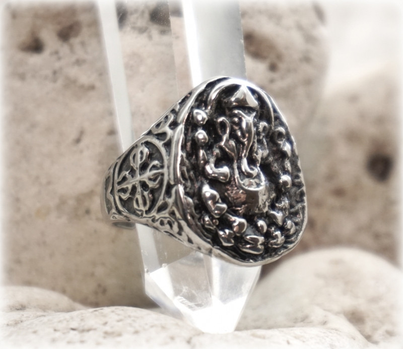 Перстінь Ганеш у колі