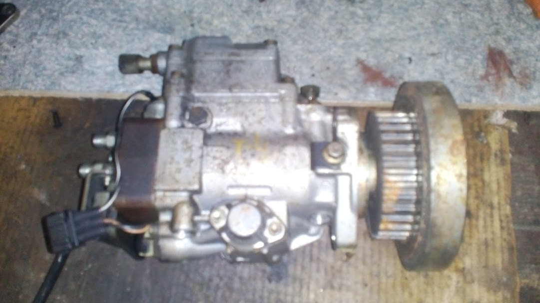 Б/в паливний насос високого тиску 0460415996 074130410K для Volkswagen T4 (Transporter)