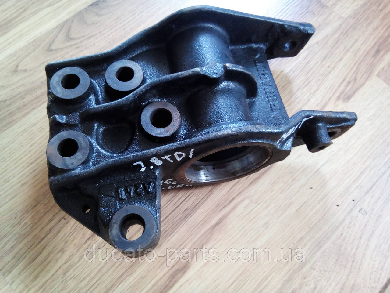 Купить Кронштейн подвесного подшипника полуоси R Рено Мастер / Renault ...