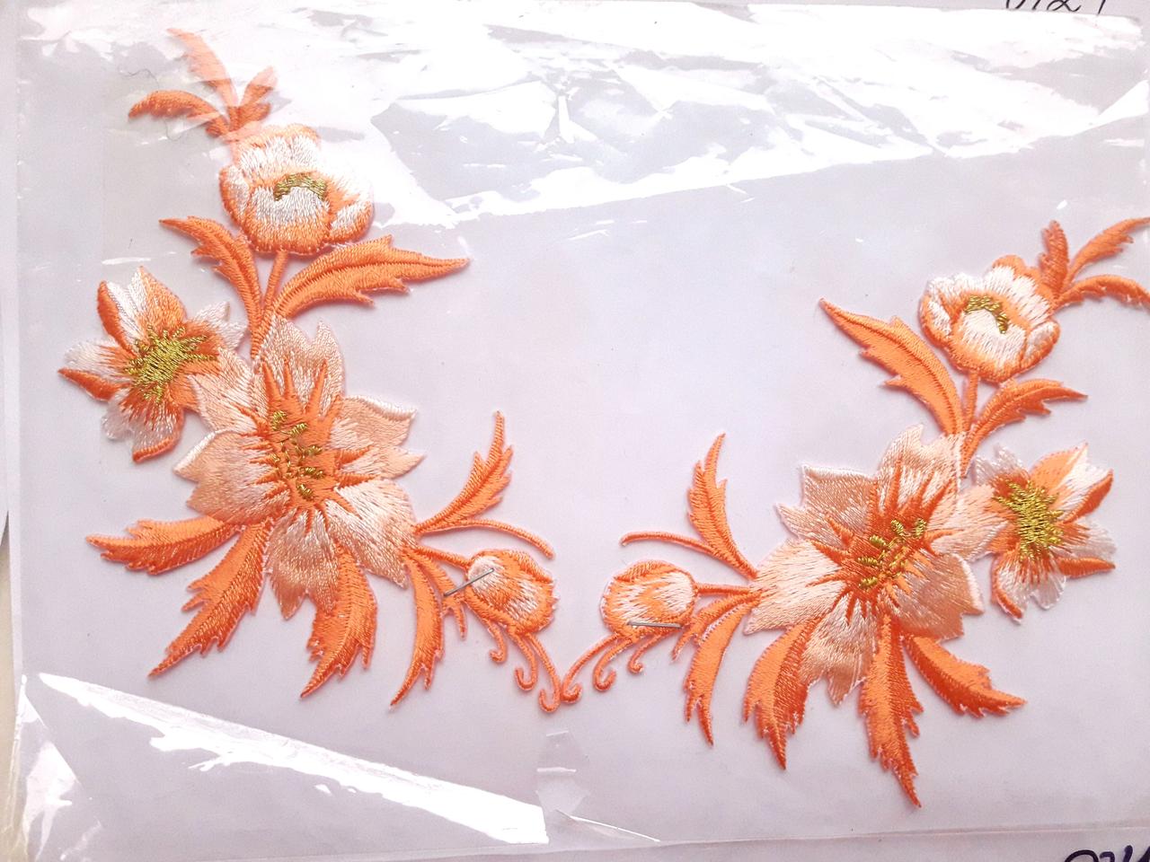 Аплікація вишивка клейова парна "Квіти" персиково рожева з золотом, 12 см 1пара