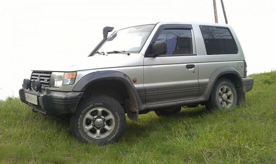 Дефлектори вікон (вітровики) MITSUBISHI Pajero II 3d 1991-2000 Cobra tuning M42591