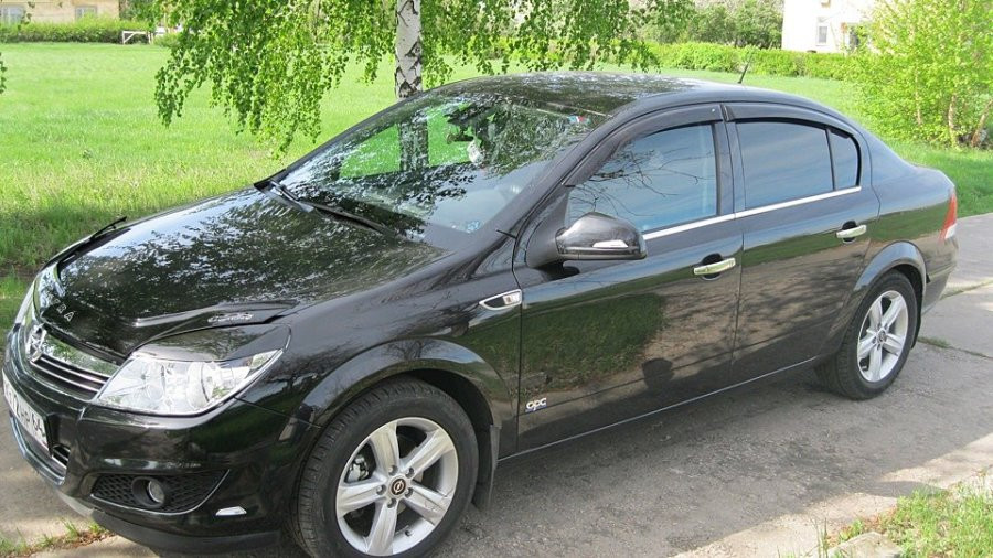 Дефлектори вікон (вітровики) OPEL Astra H sd 2007 Cobra tuning O10407