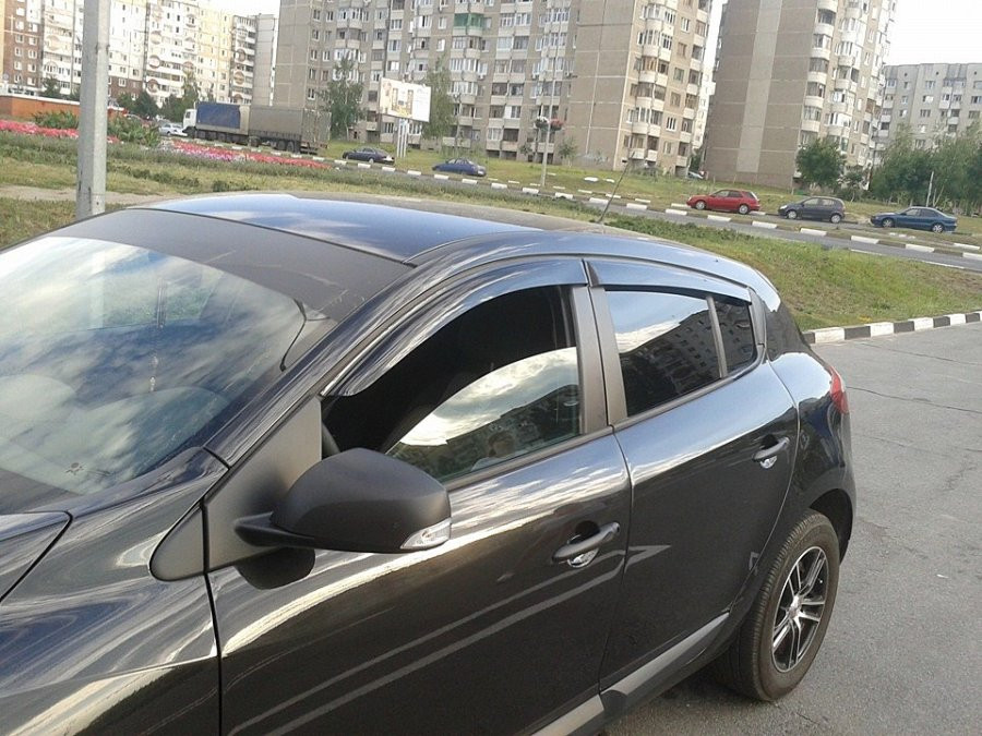 Дефлектори вікон (вітровики) RENAULT Megane III hb 5d 2008- Cobra tuning R11608