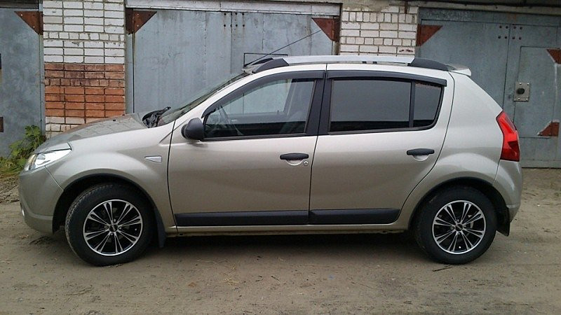Дефлектори вікон (вітровики) RENAULT Sandero 2009 Cobra tuning R11309
