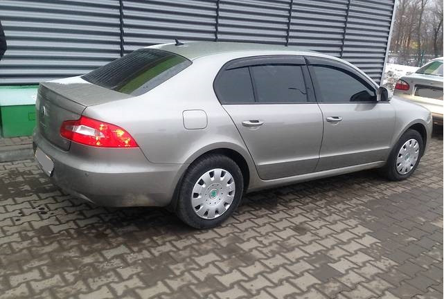 Дефлектори вікон (вітровики) Skoda Superb II Sd 2008 Cobra tuning S20908