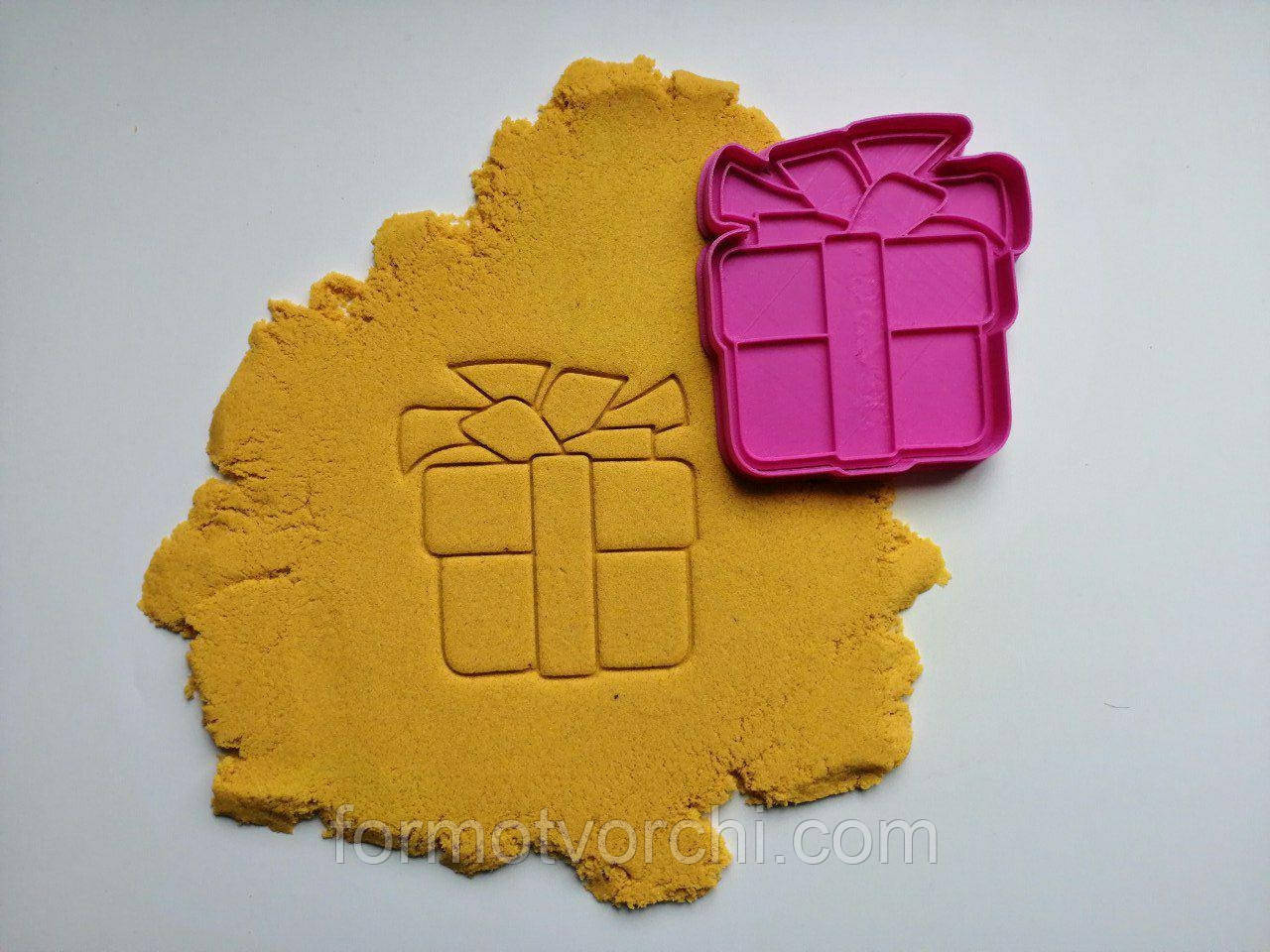 3D формочки-вирубки для пряників "Подарунок 3"