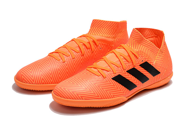 Сороконожки красные адидас Nemeziz