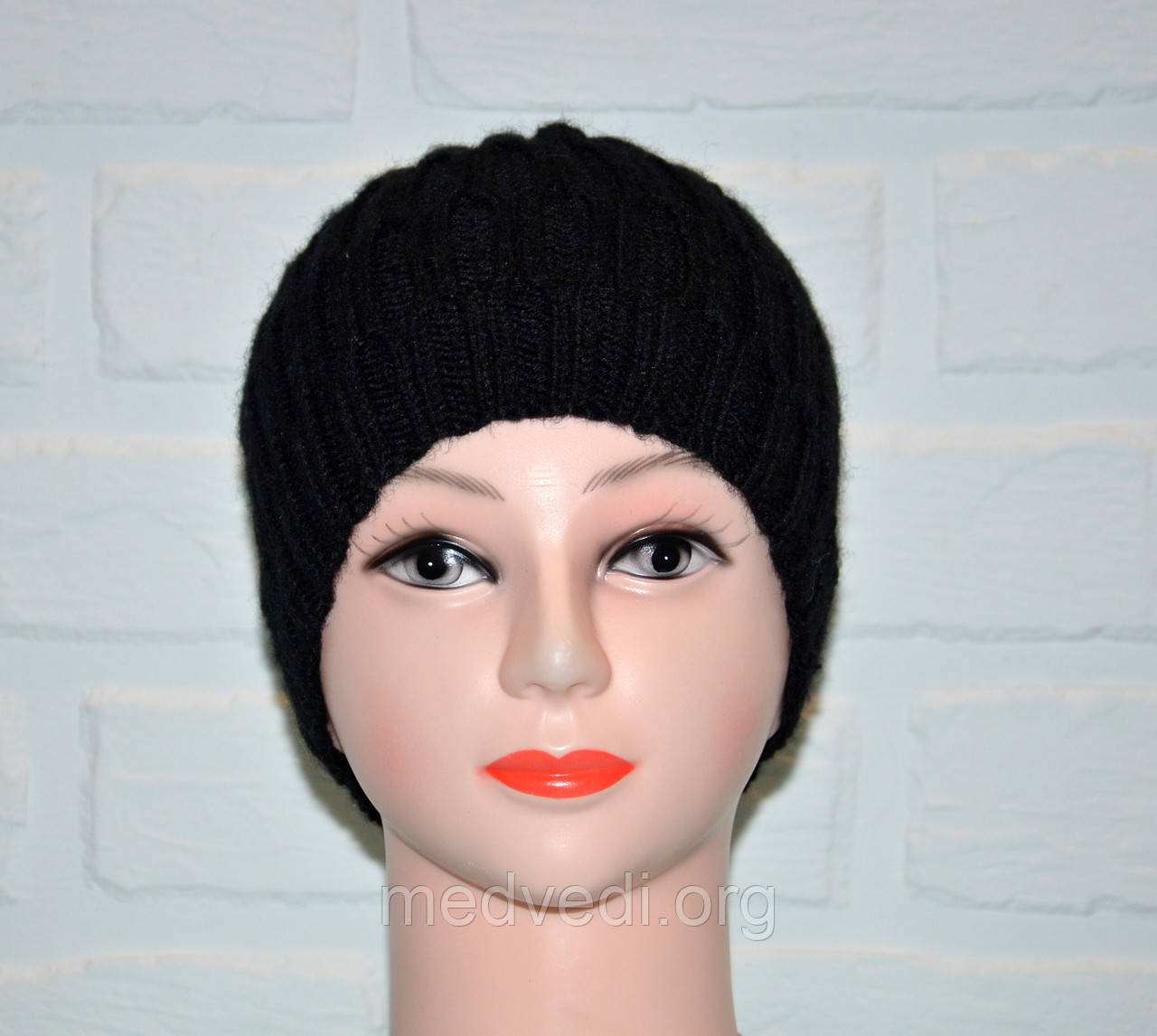 Чорна жіноча шапка, шерсть, ручна робота