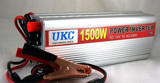 Перетворювач автоінвертор UKC 12V-220VV 1500W