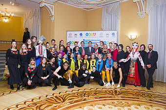 Як ми одягли працівників муніципальної академії естрадного та циркового мистецтв