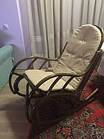 Крісло-гойдалка плетене з ротанга для вітальні Бриз