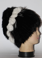 Стильная женская шапка из натурального меха черно-белая