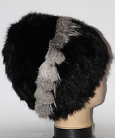 Женская шапка из меха кролика черно-серого цвета