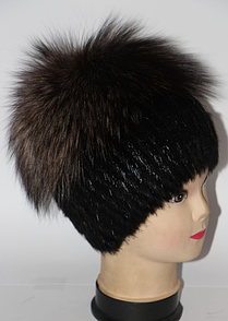 Жіноча стильна шапка з хутра нутрії і лисиці, чорнобурки