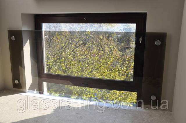 Огорожа віконного отвору