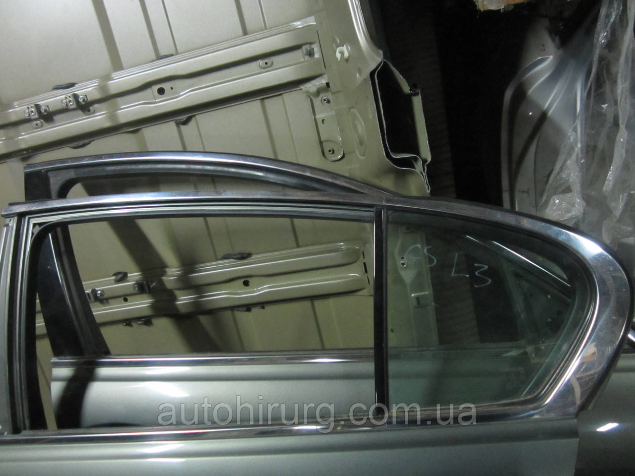 Верхній молдинг задніх лівих дверей Lexus GS300