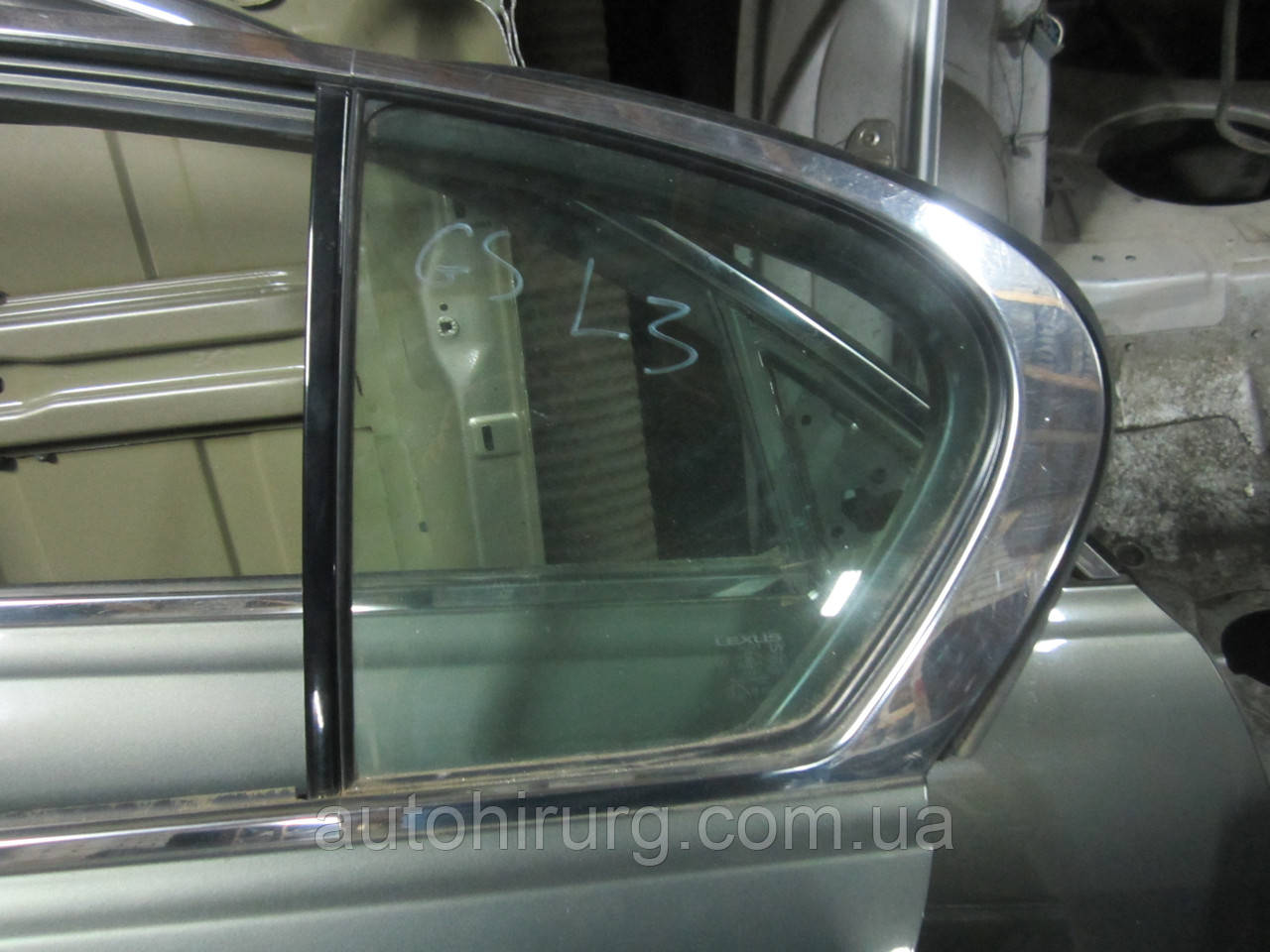 Заднє ліве глухе дверне скло Lexus GS300