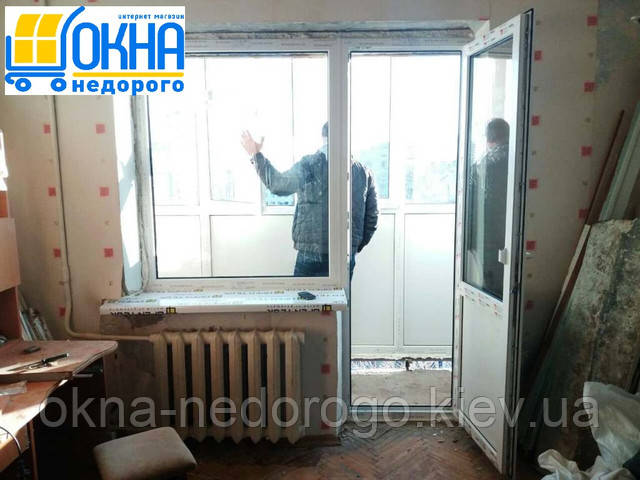 Скління однокімнатної квартири - вихід на балкон Rehau
