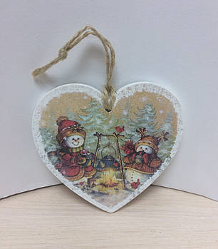 Дерев'яна підвіска, листівка "Сердечко зі сніговиками". У НАЛІЧІ 1 ШТ