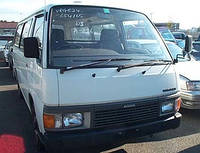 Стекло ветровое (лобовое) Nissan Urvan E24/Caravan (Минивен) (1986-2001)/Isuzu Midi (Минивен) (1995-2001),