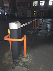 Установка автоматического шлагбаума Doorhan BARRIER-4000 в городе Харьков, на Центральном рынке.