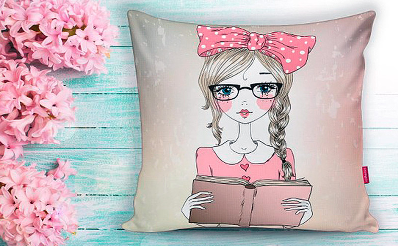 Подушка декоративна Real Homes Fashion Girl 45х45
