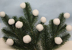 Кульки — помпони білий D — 2 см, 25 шт.