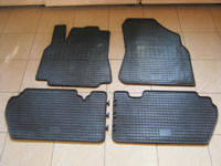 Автомобільні гумові килимки в салон