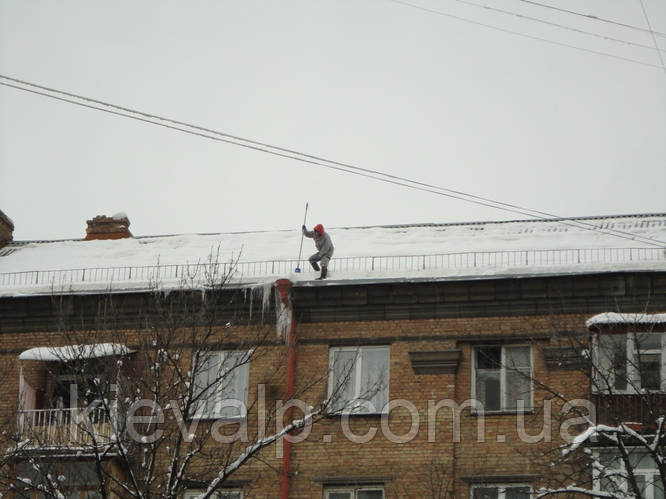 УБОРКА СНЕГА С КРЫШ