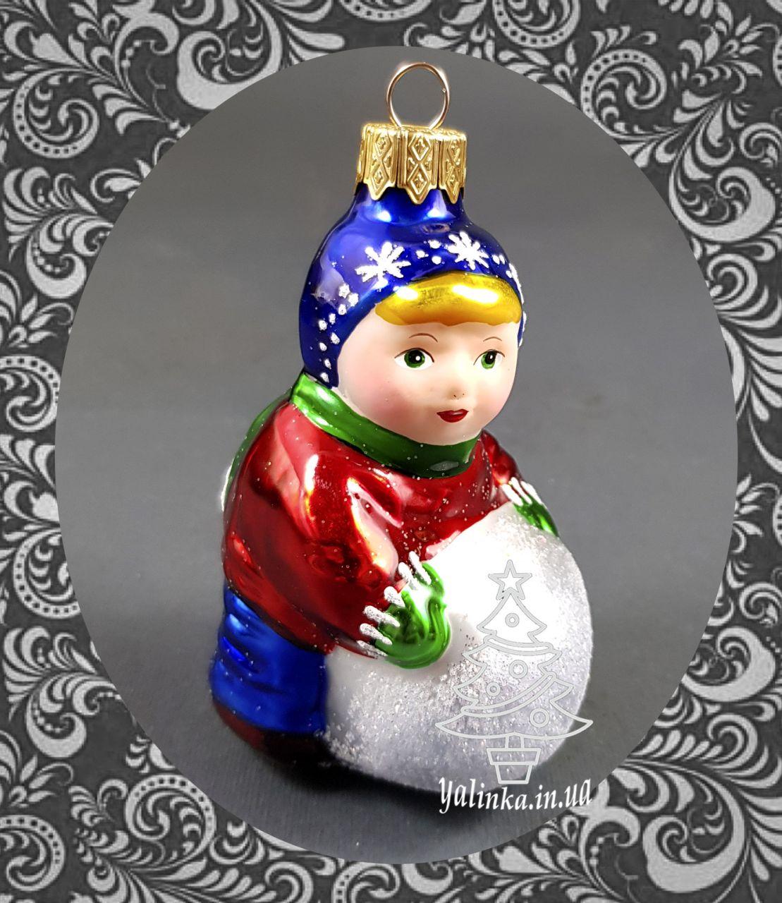 Скляна ялинкова іграшка Хлопчик зі сніговим комом Кай 217/с