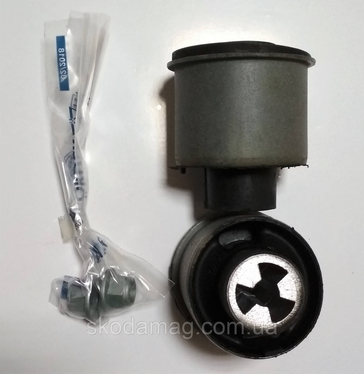 Сайлентблок задней балки Шкода Октавия Тур Фабия Рапид Румстер комплект ...