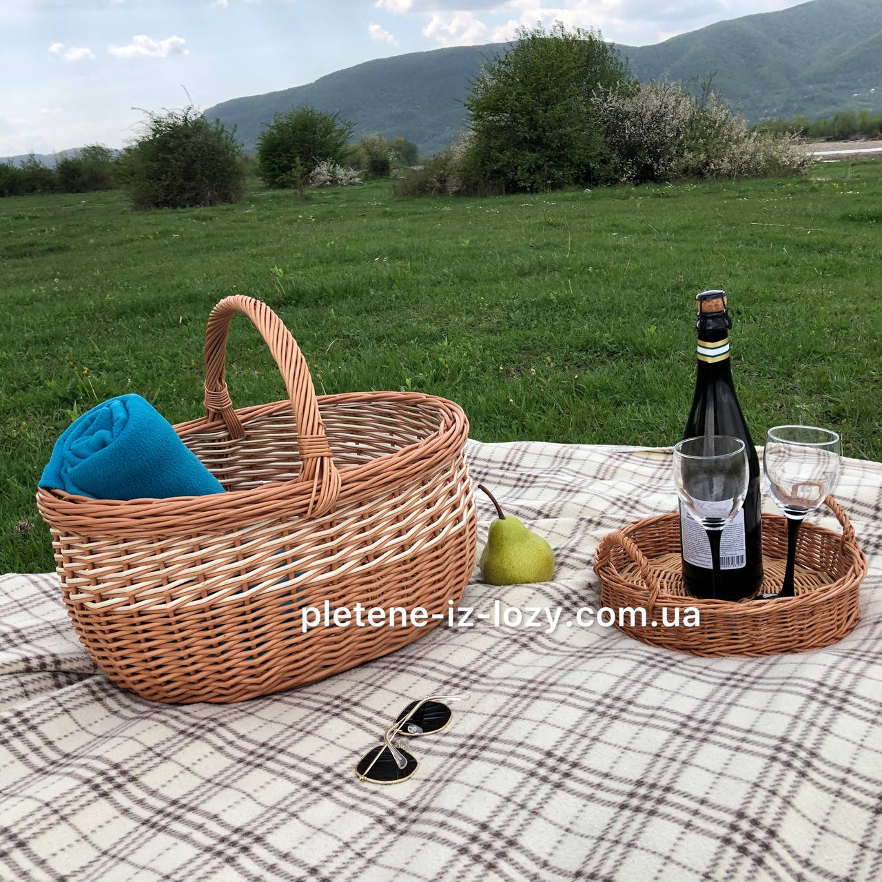 

Плетена корзина із лози