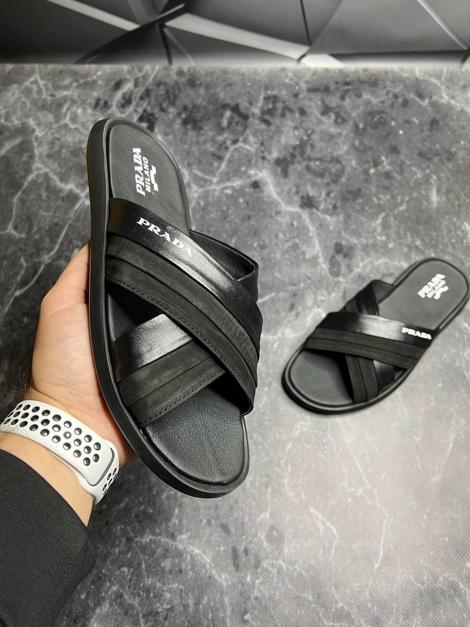 

Шлепанцы мужские Prada кожаные, шлепки прада черные, сланцы мужские тапки натуральная кожа 45, Черный