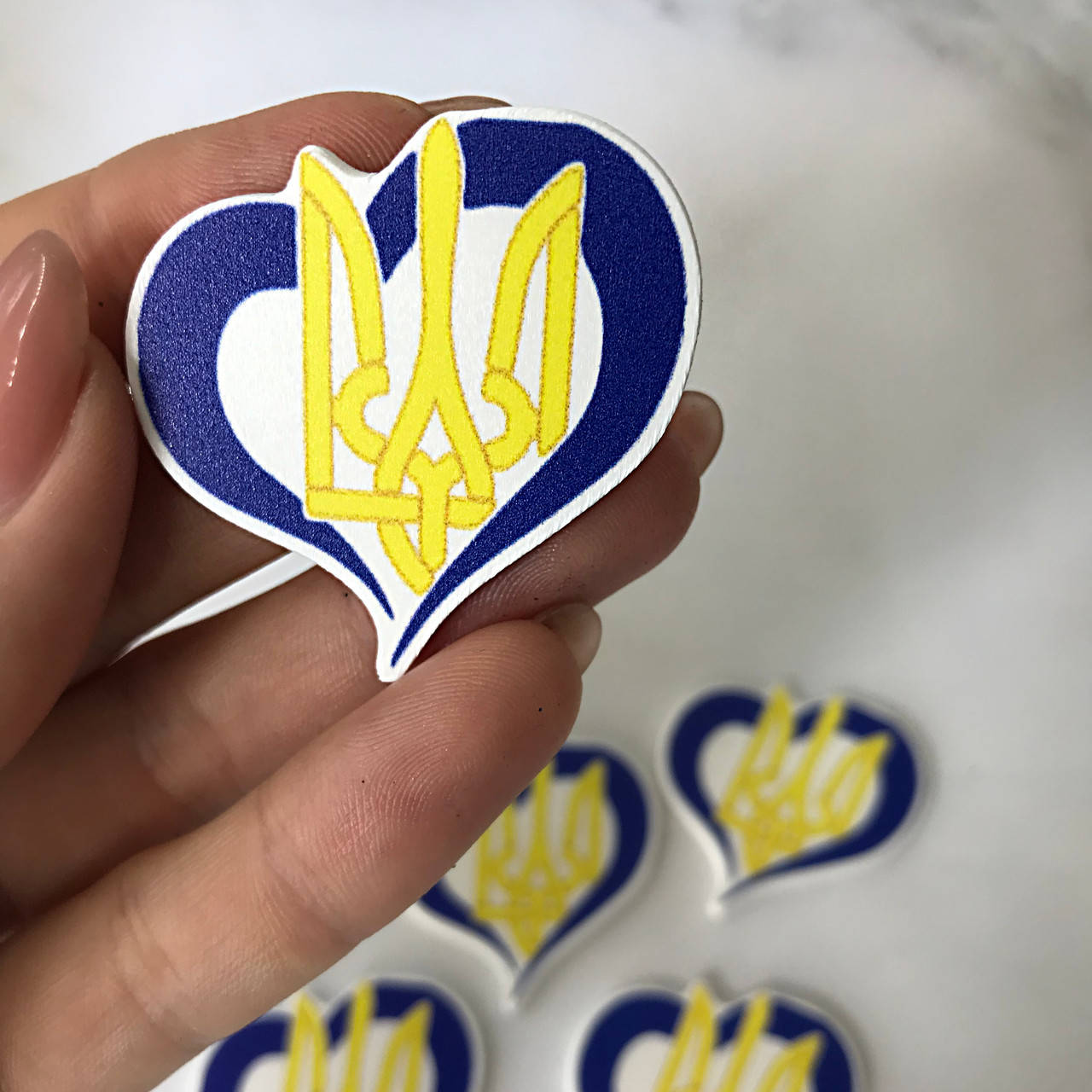 

Серединка "Тризуб и сердце", 4.2х4см, матовая