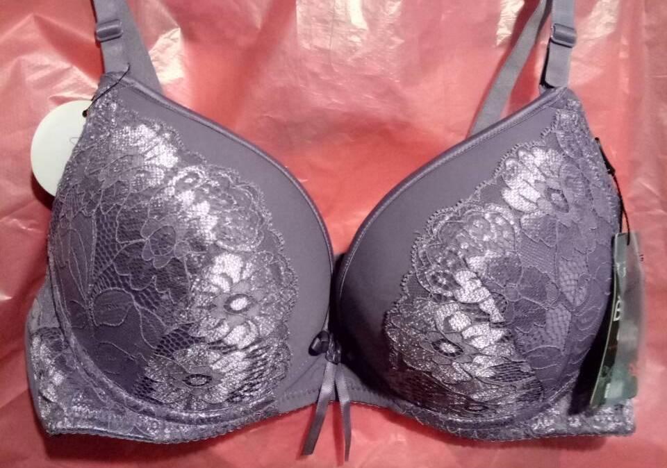 Бюстгальтер на тонкому поролоні