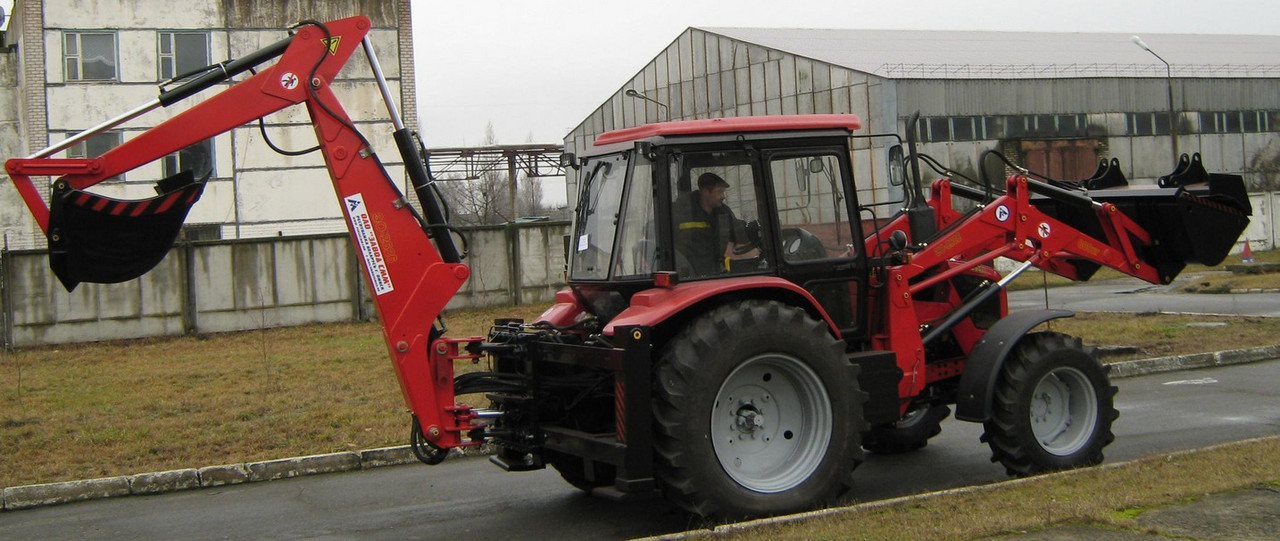 Екскаватор-навантажувач ЕО-2626-01