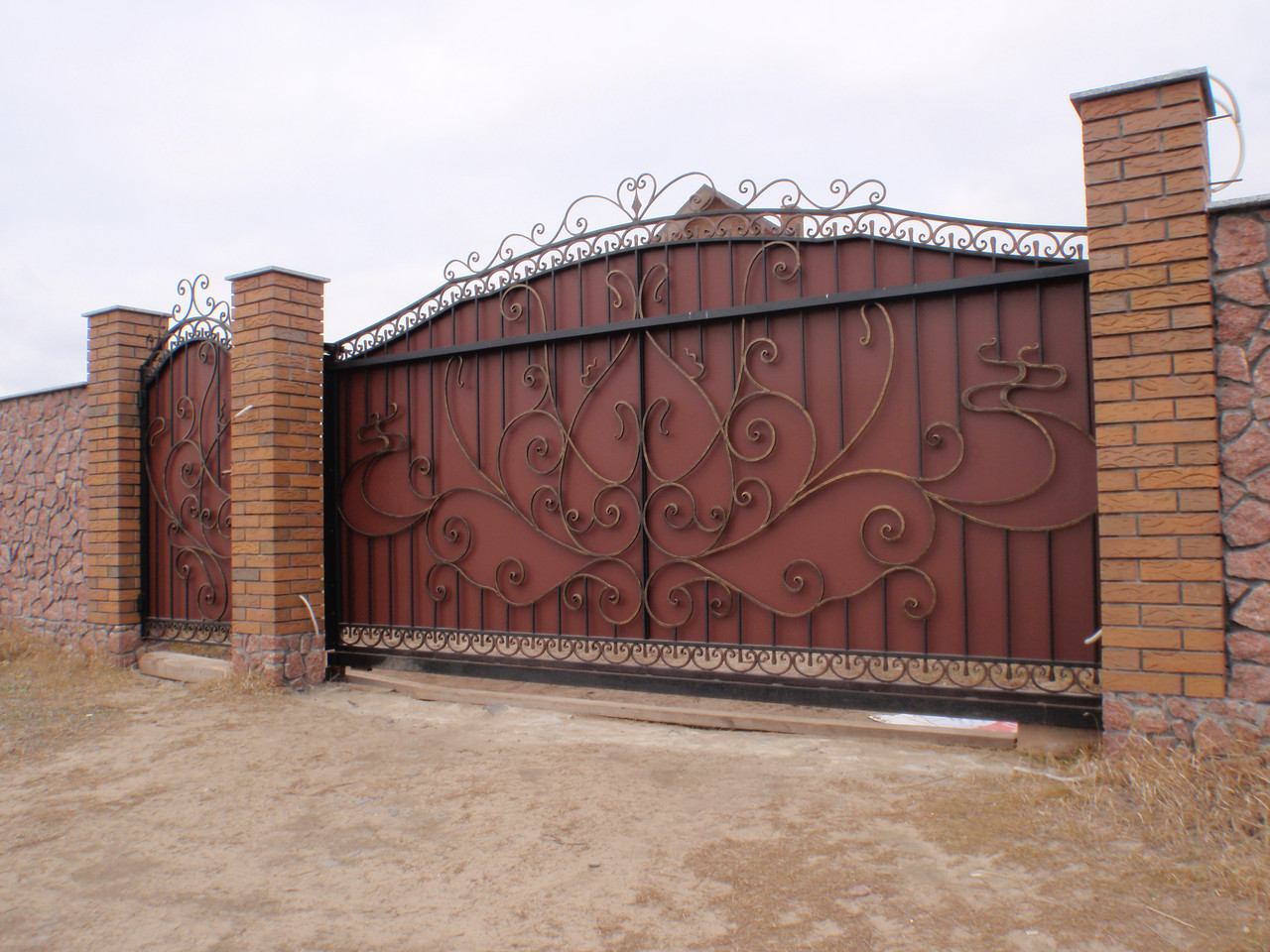 Кованые ворота с калиткой - фото 4 - id-p8547624