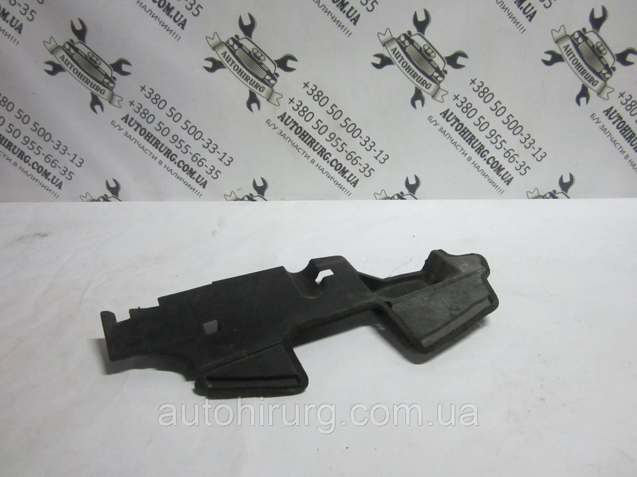 Дефлектор (повітряний завод) радіатора Toyota Camry 40 (53293-33030)