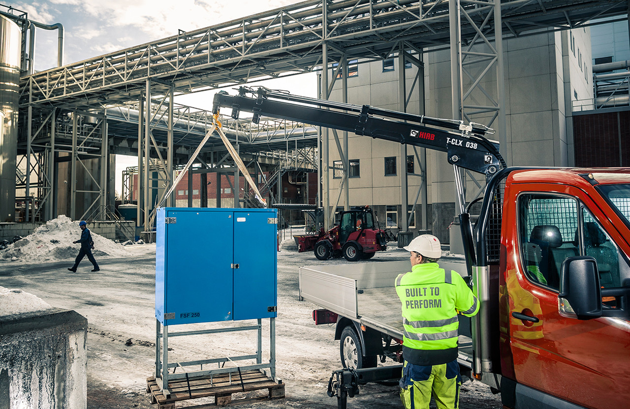 Кран-маніпулятор HIAB T-CLX 038 — nonCE