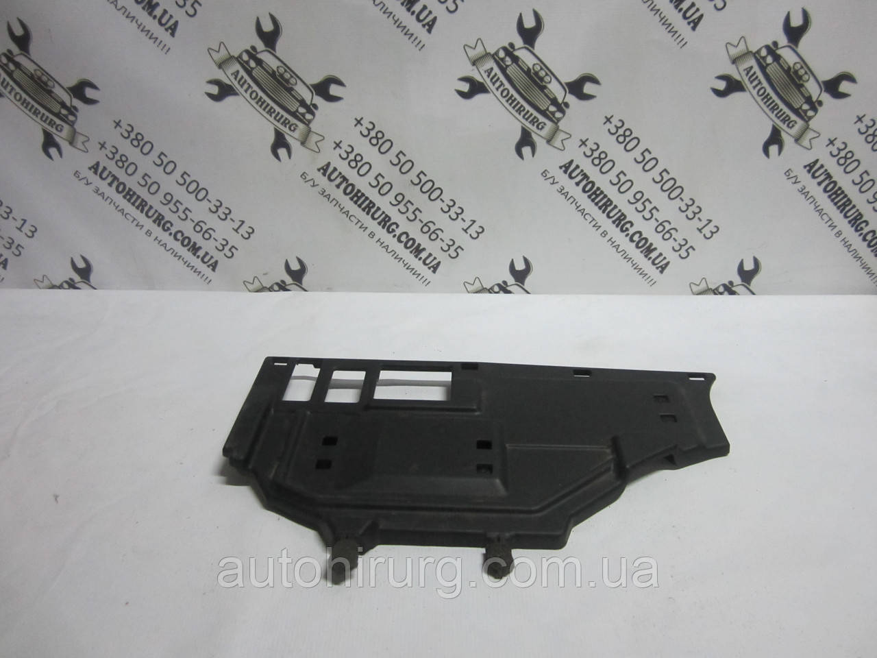 Накладка салону (під бардачок) Toyota Camry 40 (55607-33100 / 55642-33070 / 55642-3T030)