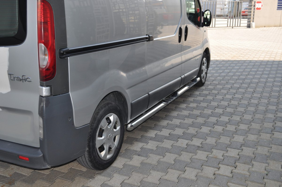 Бічні труби (2 шт., нерж.) - Renault Trafic 2015+ рр.