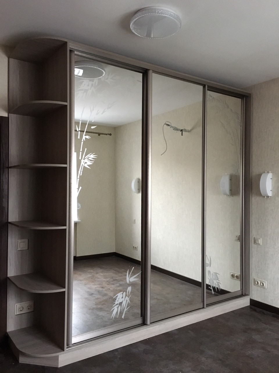 Шкаф купе с угловой полкой на заказ Z-339 по выгодным ценам от «Алька ...