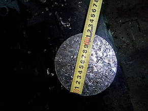 Диаметр титанового брикета - 110 мм