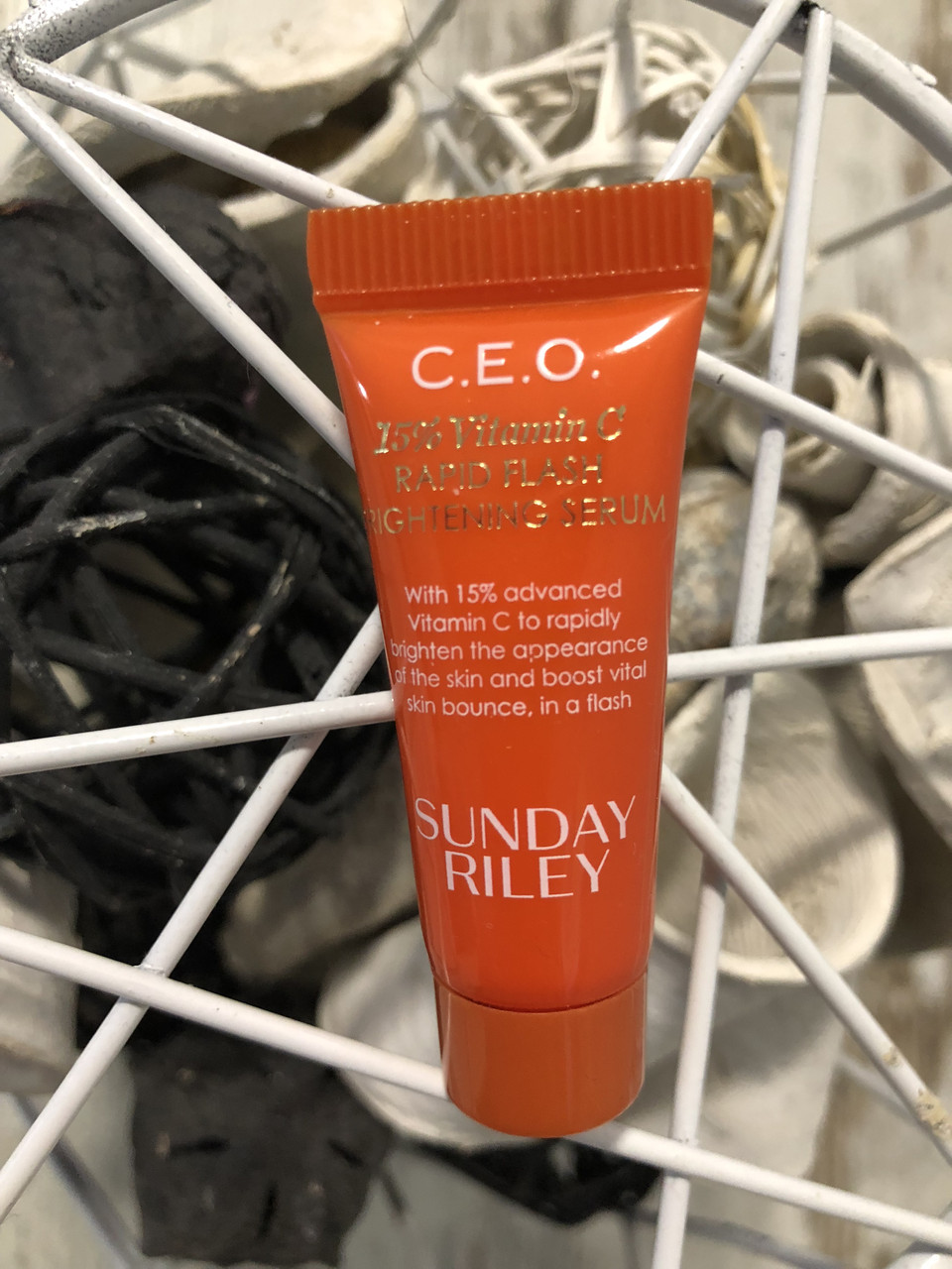 Антивікова сироватка для обличчя SUNDAY RILEY Brightening Serum